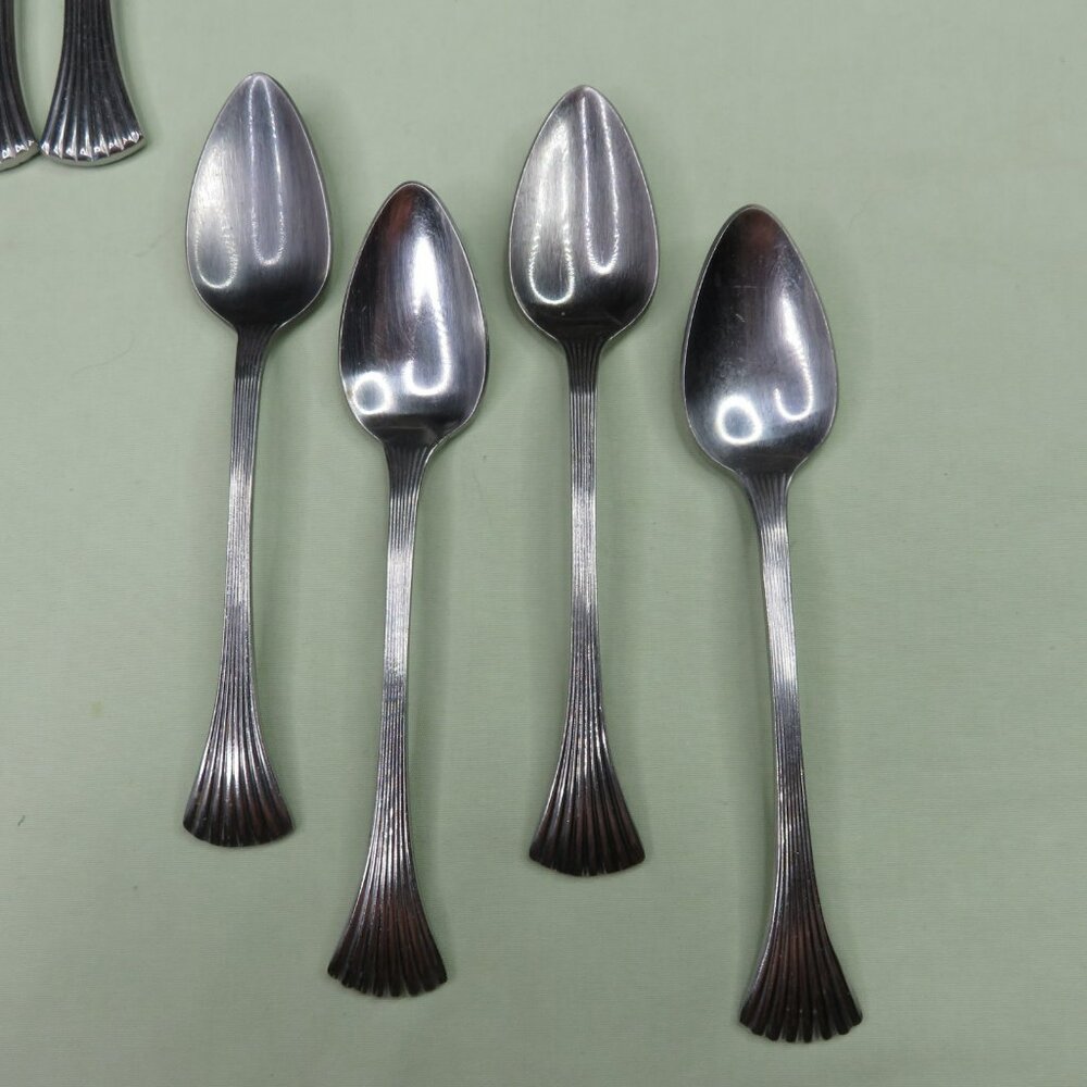 Bretton Woods Lot of 32 Reed & Barton Salad Teaspoon Soup Fork Knife Serving - Picture 7 of 8
